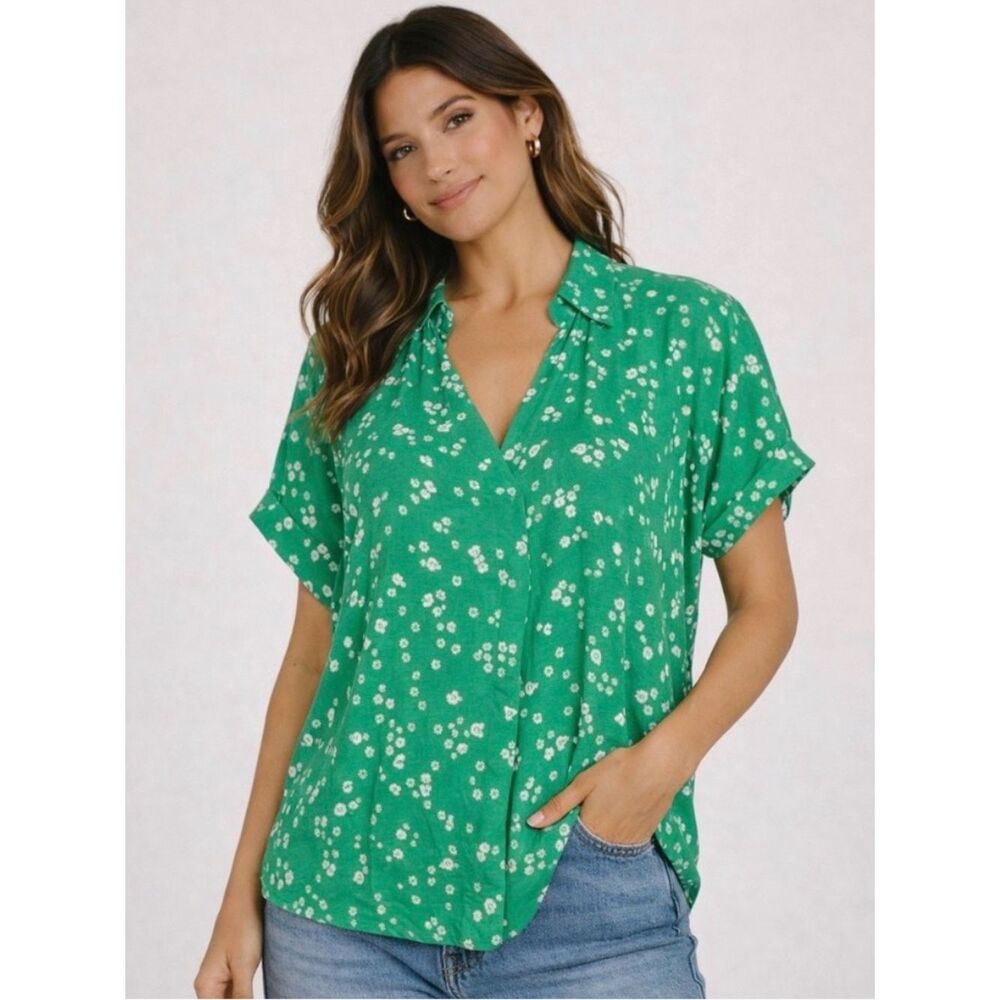 Cabi 6082 Green White Floral Collared Wrap V Neck Short Sleeve Flowy Blouse